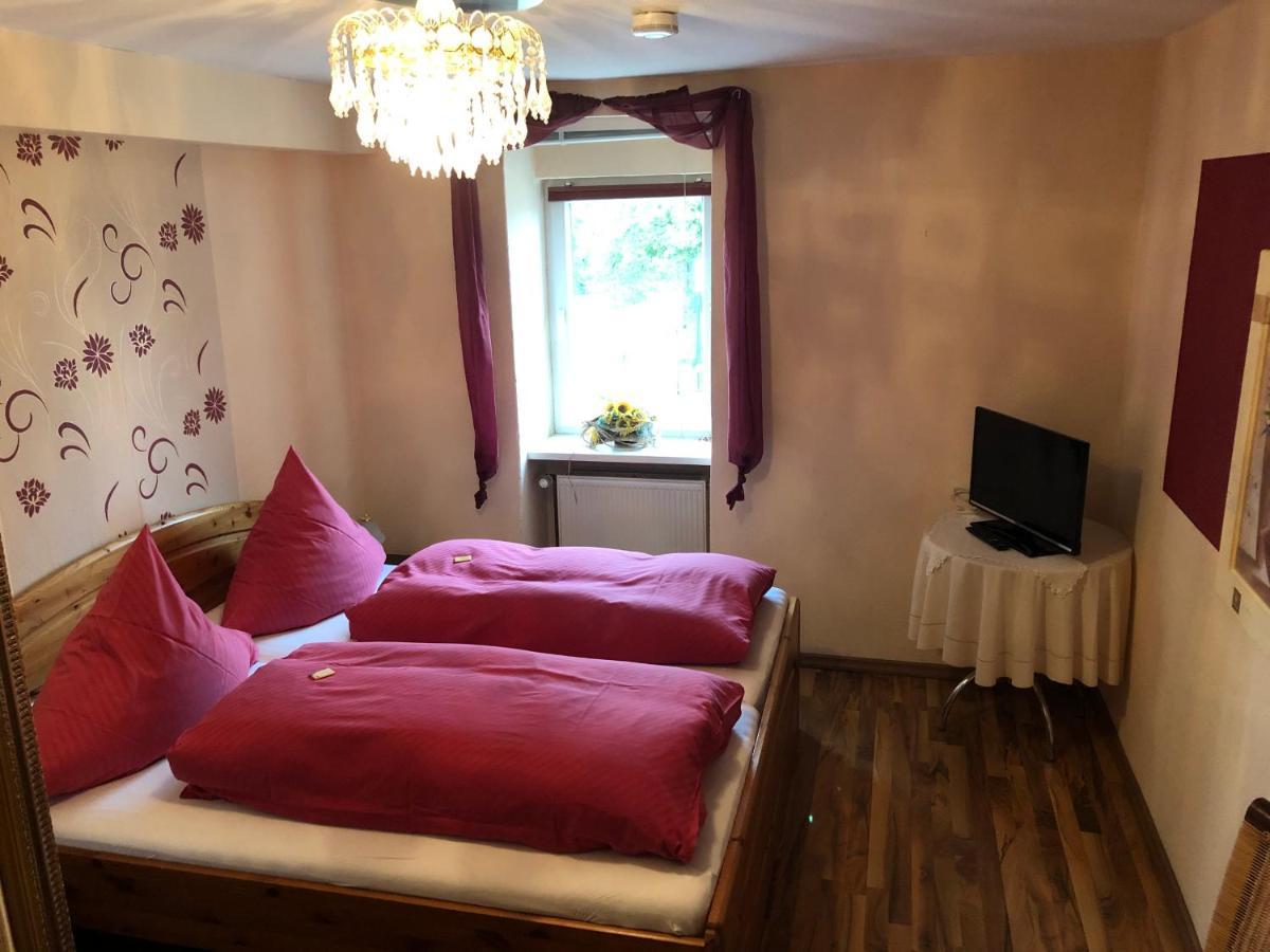 Hotel - Restaurant - Deutsches Haus Neuhutte Εξωτερικό φωτογραφία